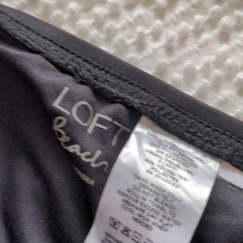 LOFT Beach black tankini top halter XS pads